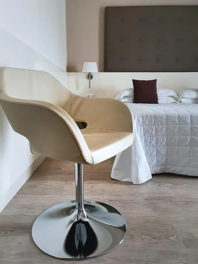 ****  Hotel Desenzano ديسينسانو ديل غاردا إيطاليا