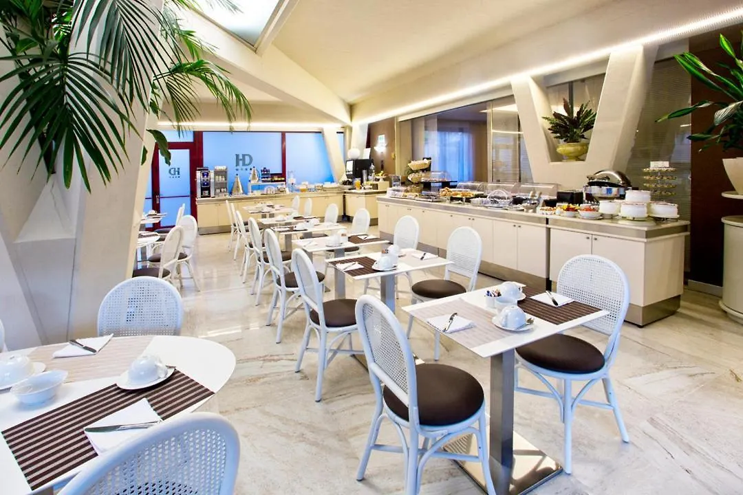 Hotel Desenzano ديسينسانو ديل غاردا 4*,  إيطاليا