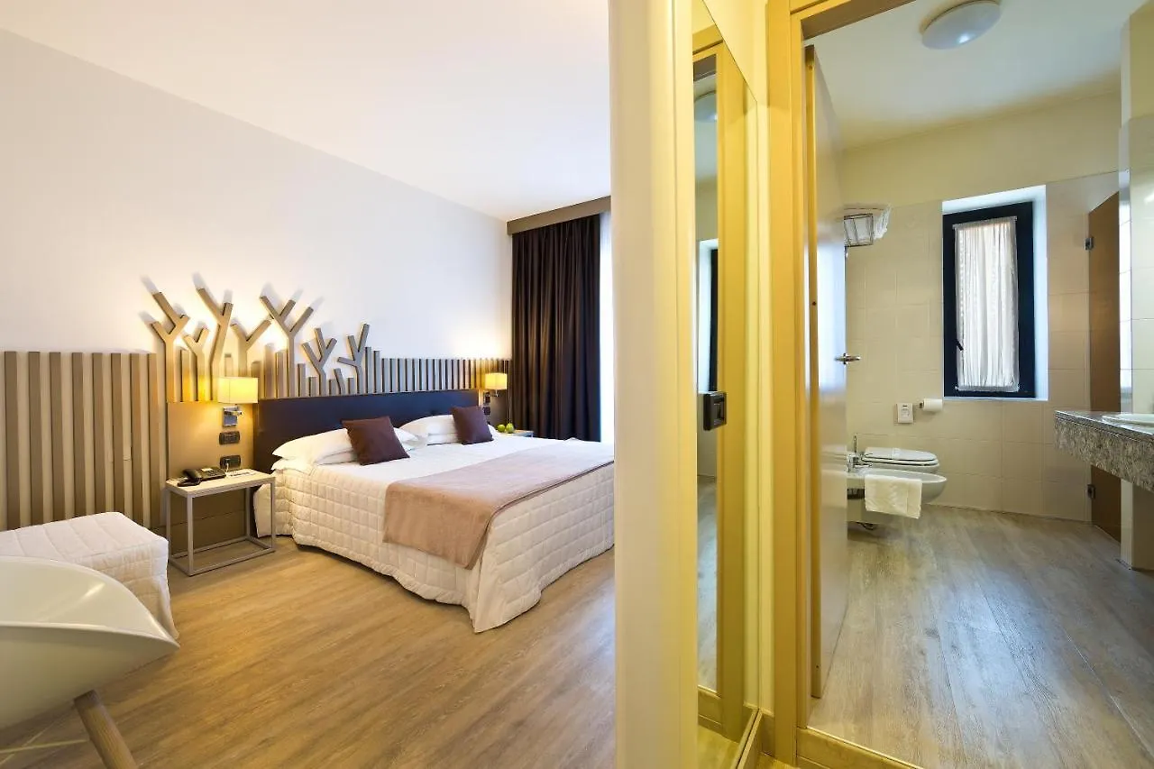 Hotel Desenzano ديسينسانو ديل غاردا