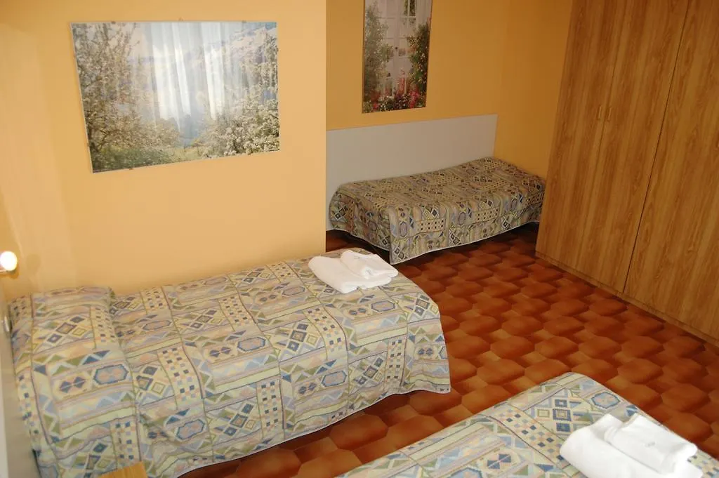 Hotel Desenzano ديسينسانو ديل غاردا