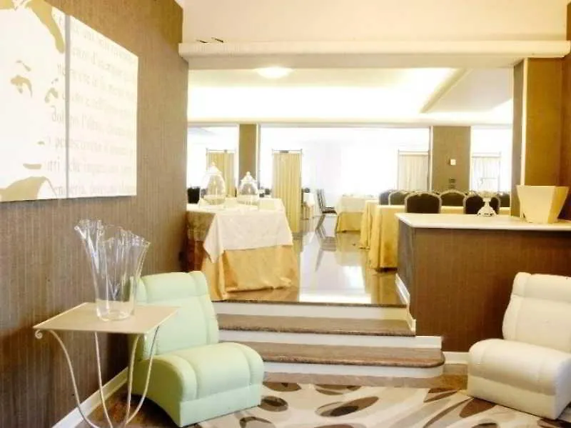 Hotel Desenzano ديسينسانو ديل غاردا