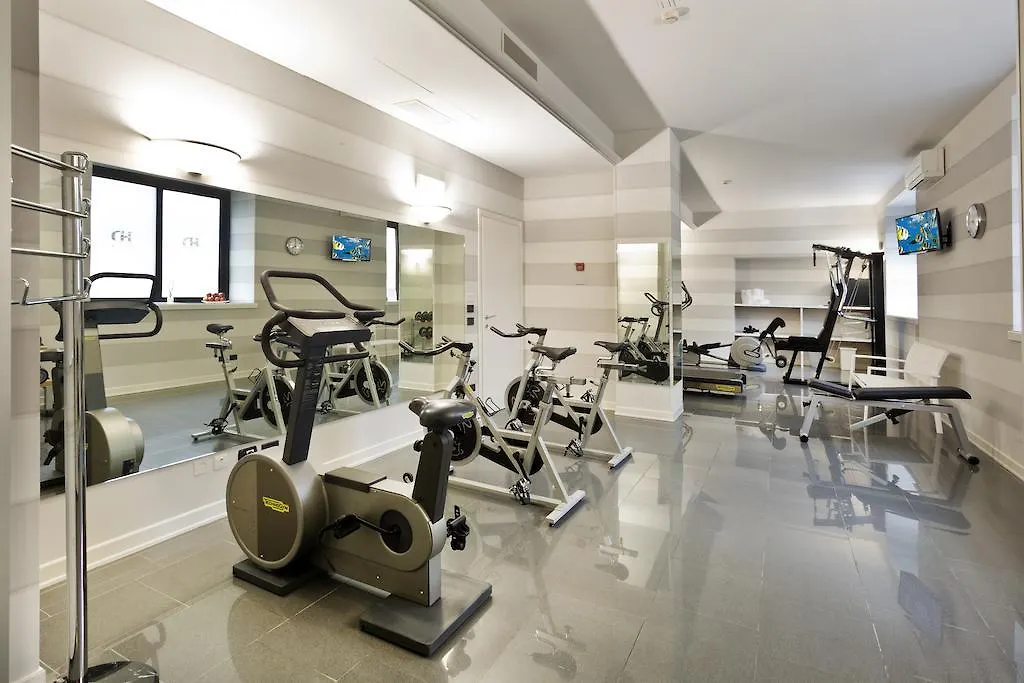 Hotel Desenzano ديسينسانو ديل غاردا 4*,  إيطاليا