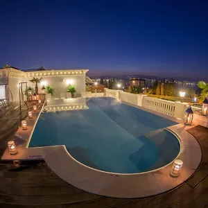 Palace Desenzano מלון